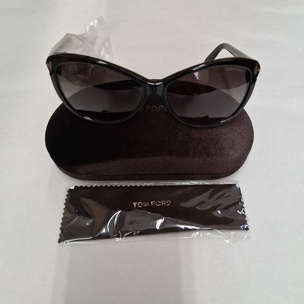 Tom Ford FT0325 60-14-135 Sunglasses (Brand New):